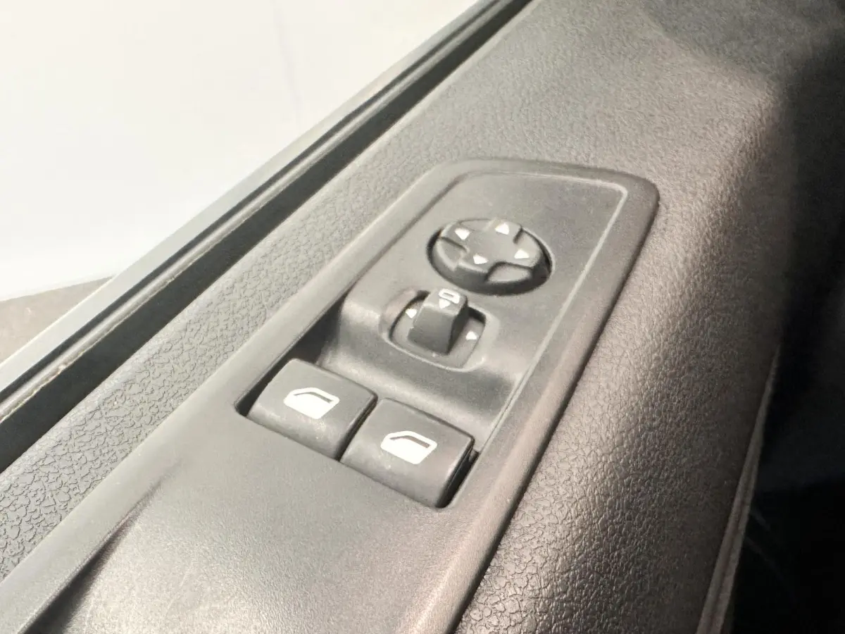 2.0HDI 145PK Long Asphalt Dubbele Cabine Airco Cruise Control Navi Trekhaak Imperiaal Carplay 6 Persoons Trekhaak
