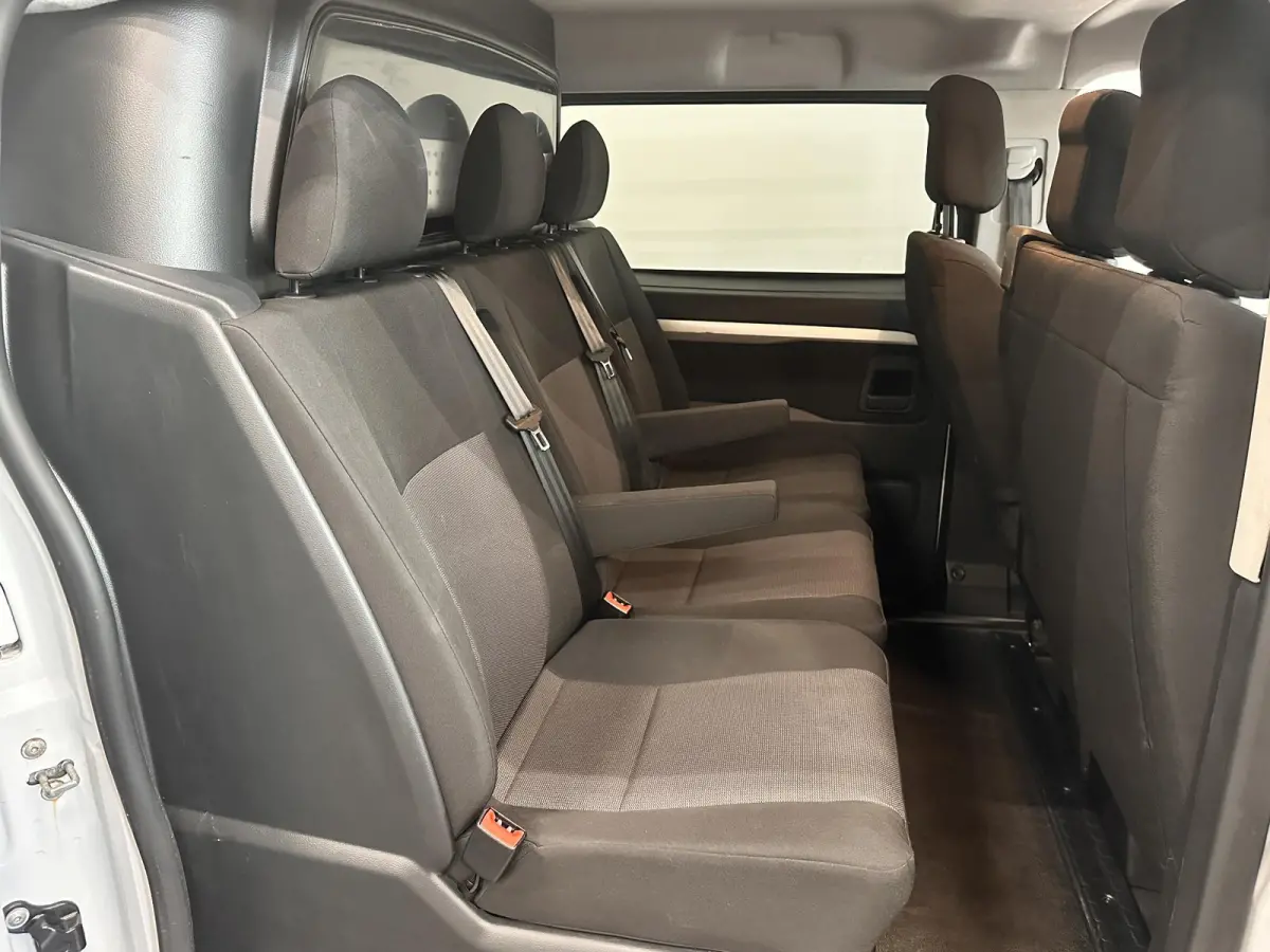 2.0HDI 145PK Long Asphalt Dubbele Cabine Airco Cruise Control Navi Trekhaak Imperiaal Carplay 6 Persoons Trekhaak