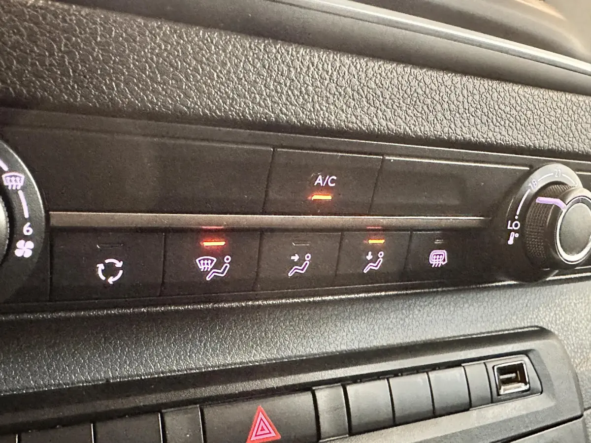 2.0HDI 145PK Long Asphalt Dubbele Cabine Airco Cruise Control Navi Trekhaak Imperiaal Carplay 6 Persoons Trekhaak