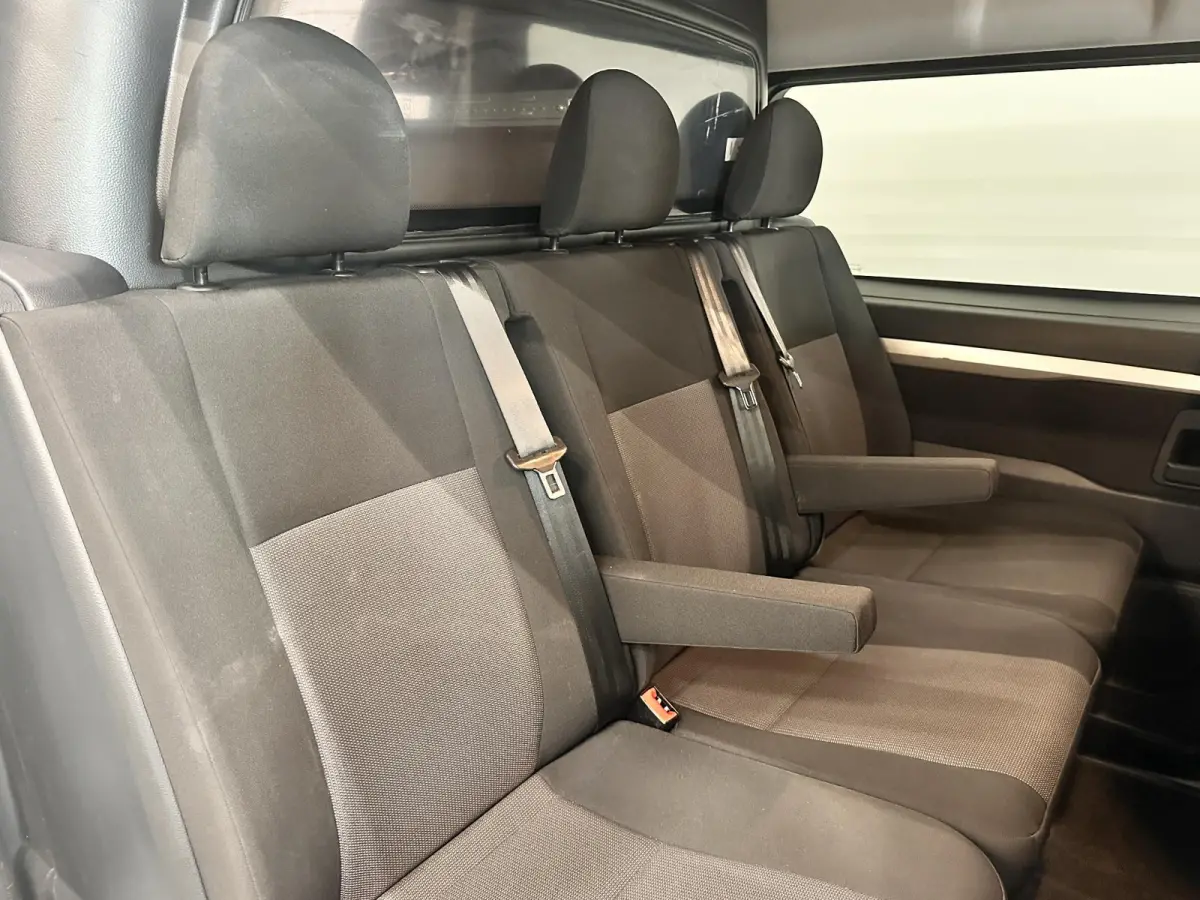 2.0HDI 145PK Long Asphalt Dubbele Cabine Airco Cruise Control Navi Trekhaak Imperiaal Carplay 6 Persoons Trekhaak