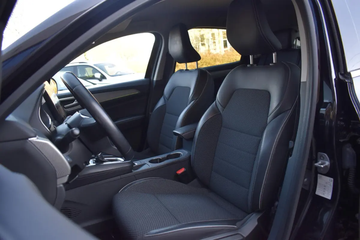 1.6 E-Tech Hybrid 145 Intens Lane Stuurvw Camera Keyless Bose