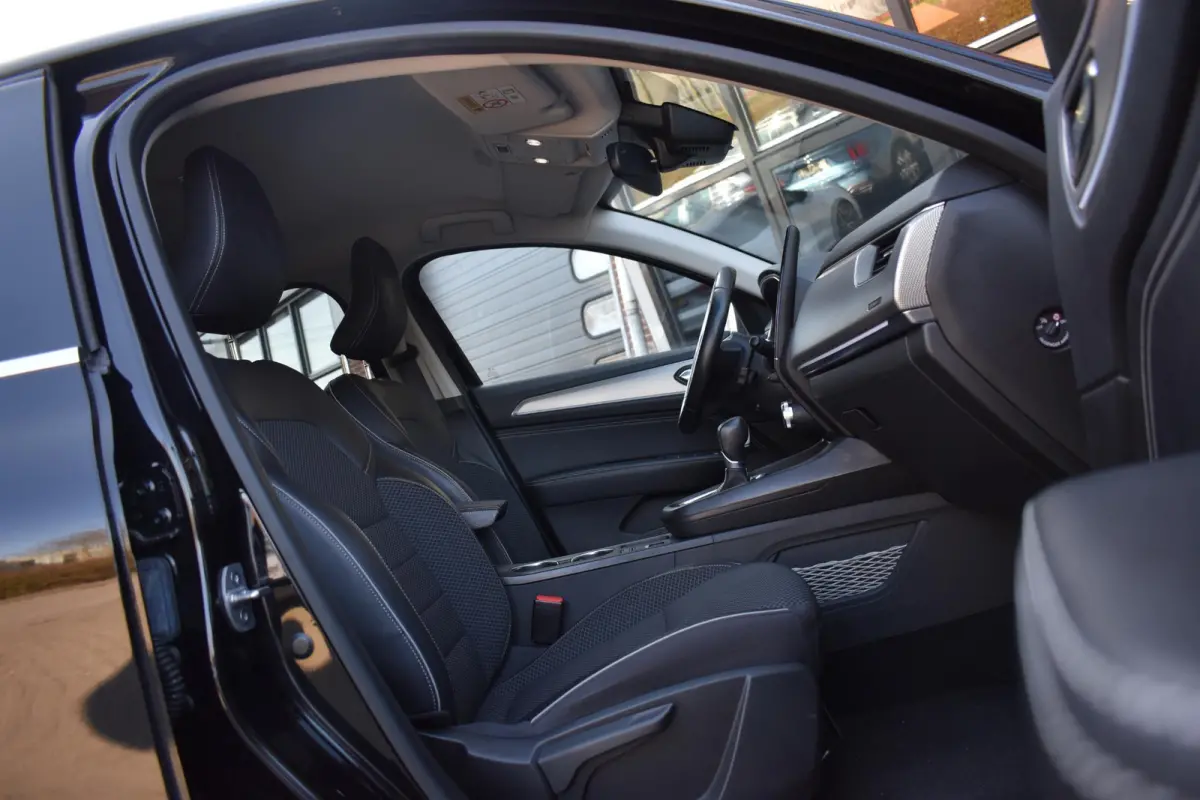 1.6 E-Tech Hybrid 145 Intens Lane Stuurvw Camera Keyless Bose