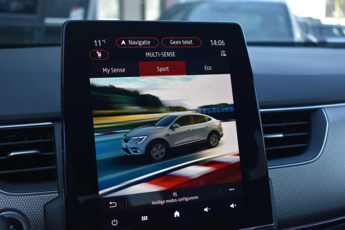 1.6 E-Tech Hybrid 145 Intens Lane Stuurvw Camera Keyless Bose