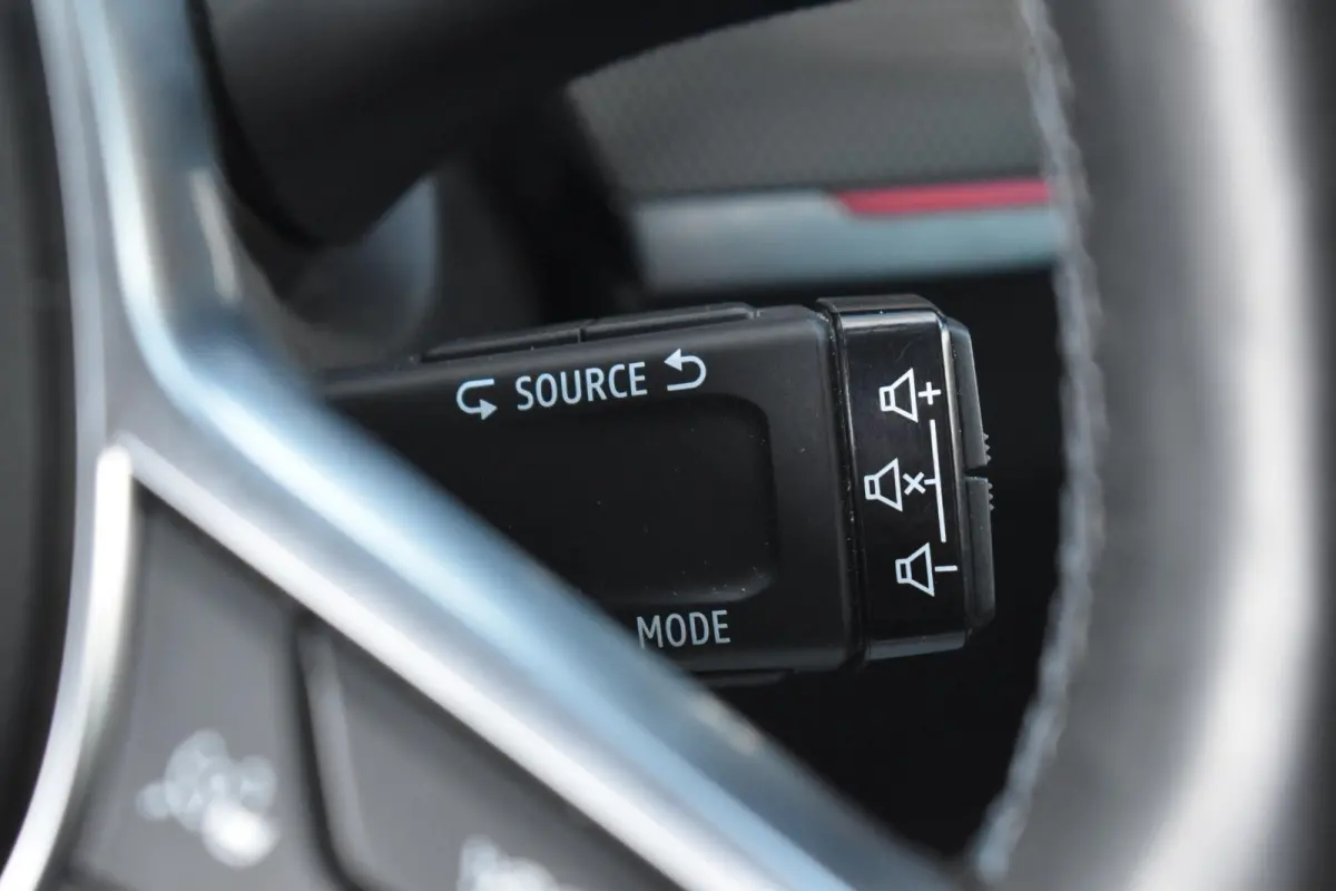 1.6 E-Tech Hybrid 145 Intens Lane Stuurvw Camera Keyless Bose