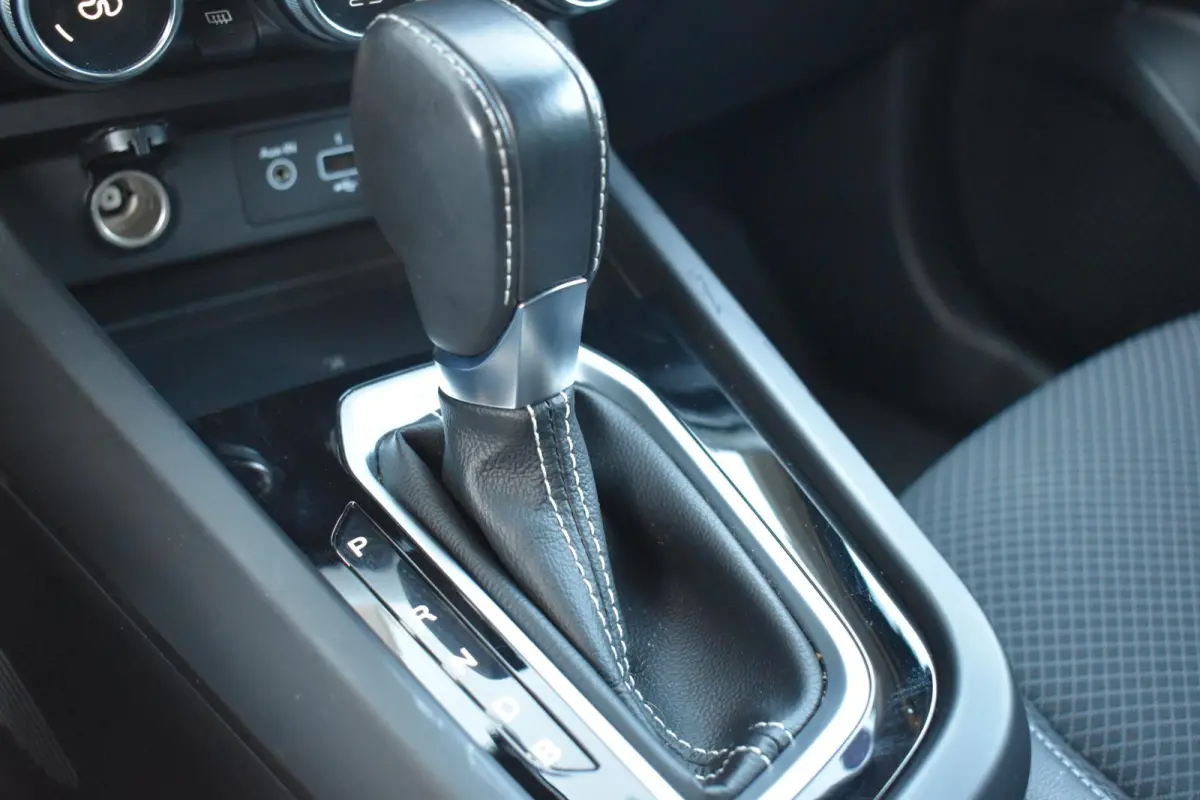1.6 E-Tech Hybrid 145 Intens Lane Stuurvw Camera Keyless Bose