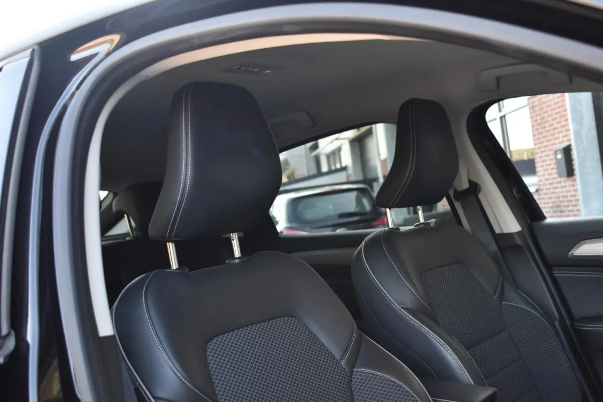 1.6 E-Tech Hybrid 145 Intens Lane Stuurvw Camera Keyless Bose