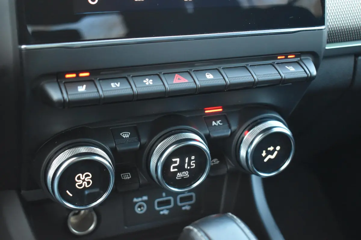 1.6 E-Tech Hybrid 145 Intens Lane Stuurvw Camera Keyless Bose