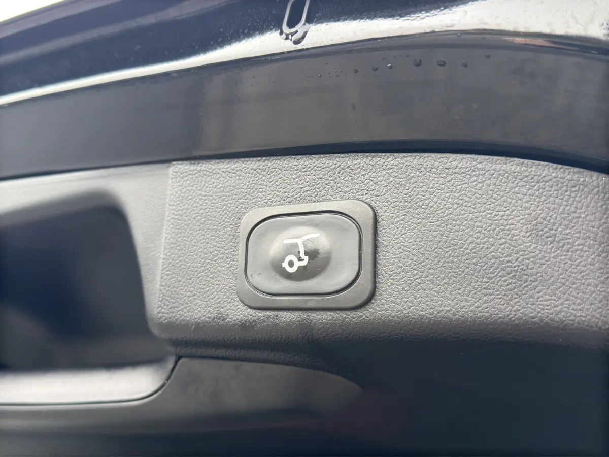 1.0 Hybrid ST Line X | Pano | Winter Pack | Adap. Cruise | Navigatie | Carplay