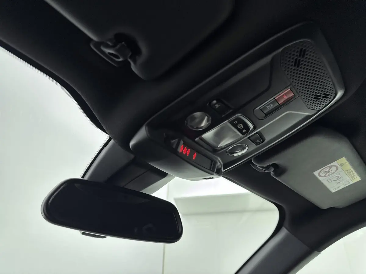 SUV Hybrid 145pk Automaat Allure |  Camera voor en Achter | Draadloos Apple Carplay/Android auto | Cruise Control Adaptief | Dodehoekbewaking | Navigatie