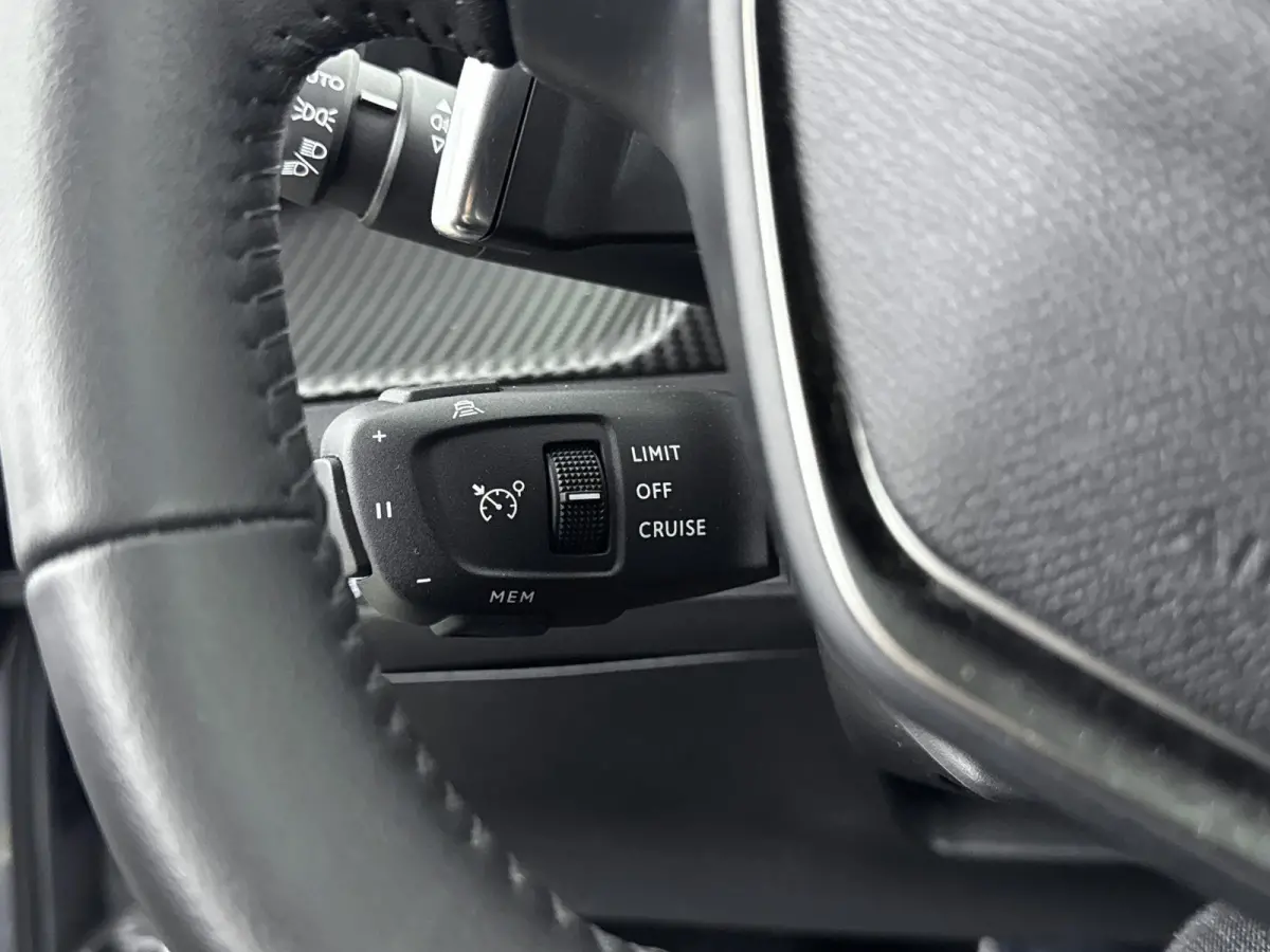 SUV Hybrid 145pk Automaat Allure |  Camera voor en Achter | Draadloos Apple Carplay/Android auto | Cruise Control Adaptief | Dodehoekbewaking | Navigatie