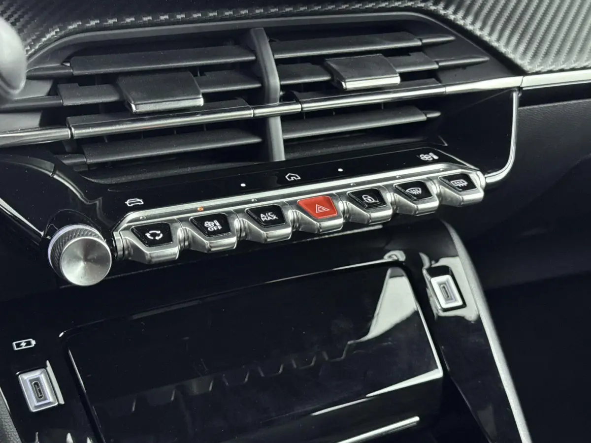 SUV Hybrid 145pk Automaat Allure |  Camera voor en Achter | Draadloos Apple Carplay/Android auto | Cruise Control Adaptief | Dodehoekbewaking | Navigatie