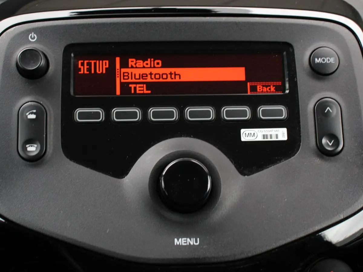 1.0 VTi Feel Airco Bluetooth Led 5 Deurs Radio