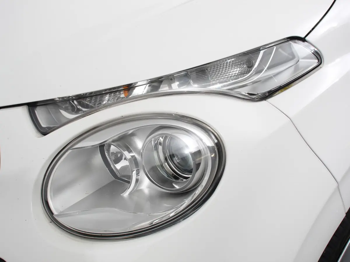 1.0 VTi Feel Airco Bluetooth Led 5 Deurs Radio