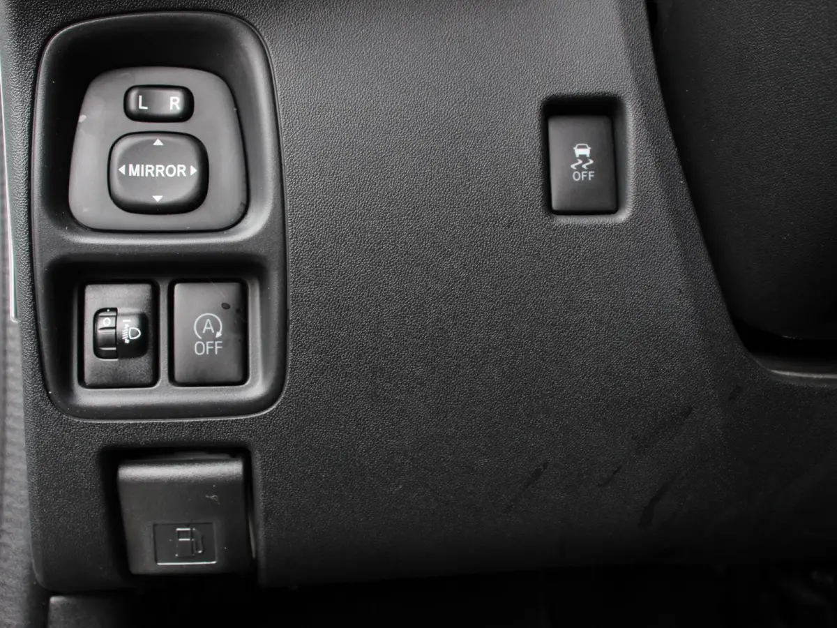 1.0 VTi Feel Airco Bluetooth Led 5 Deurs Radio