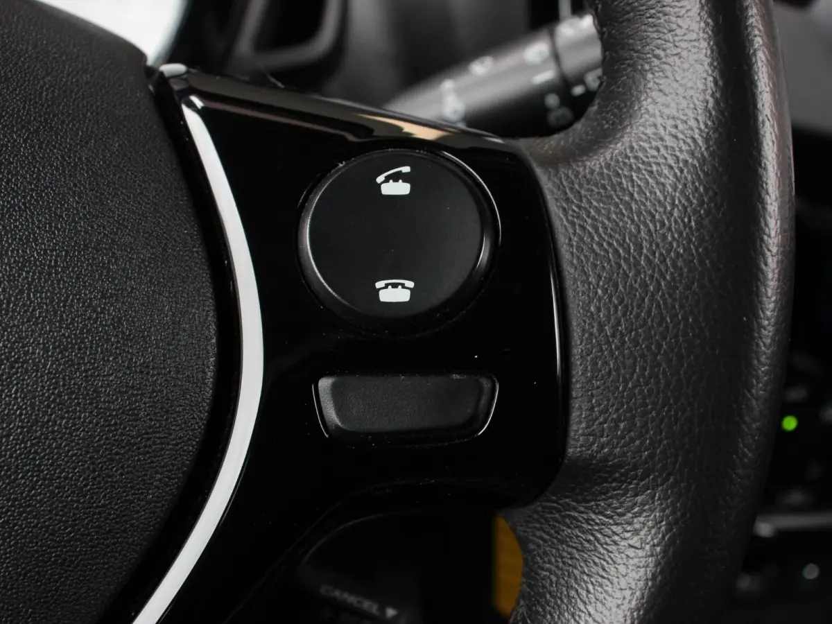 1.0 VTi Feel Airco Bluetooth Led 5 Deurs Radio