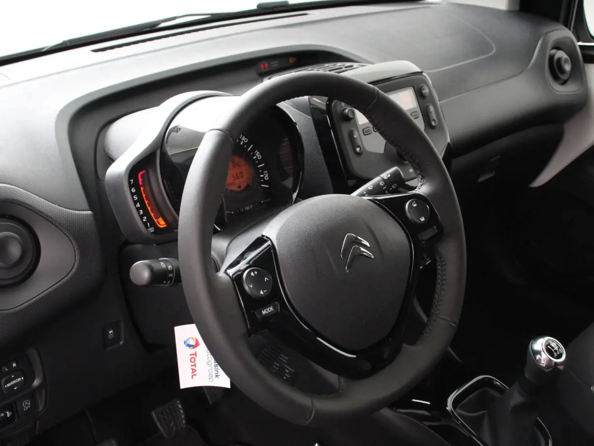 1.0 VTi Feel Airco Bluetooth Led 5 Deurs Radio
