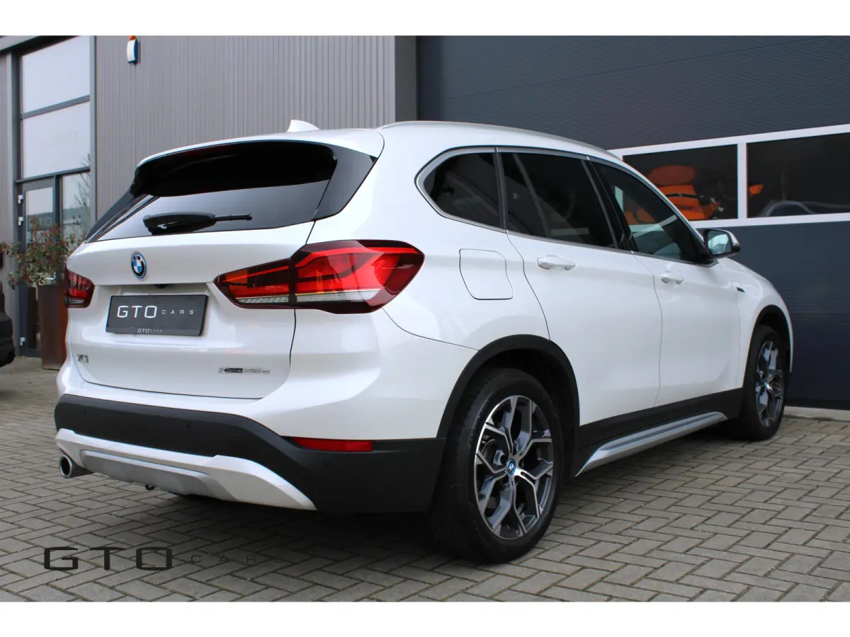 xDrive25e | LED | Getint Glas | Camera | Trekhaak