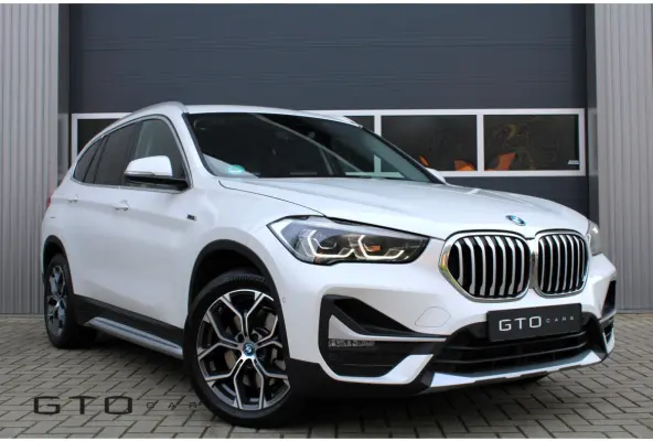 xDrive25e | LED | Getint Glas | Camera | Trekhaak