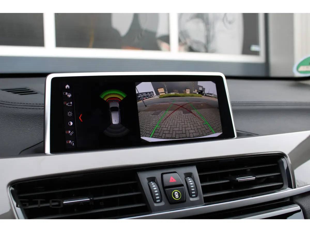 xDrive25e | LED | Getint Glas | Camera | Trekhaak