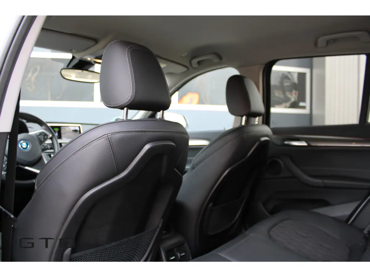 xDrive25e | LED | Getint Glas | Camera | Trekhaak