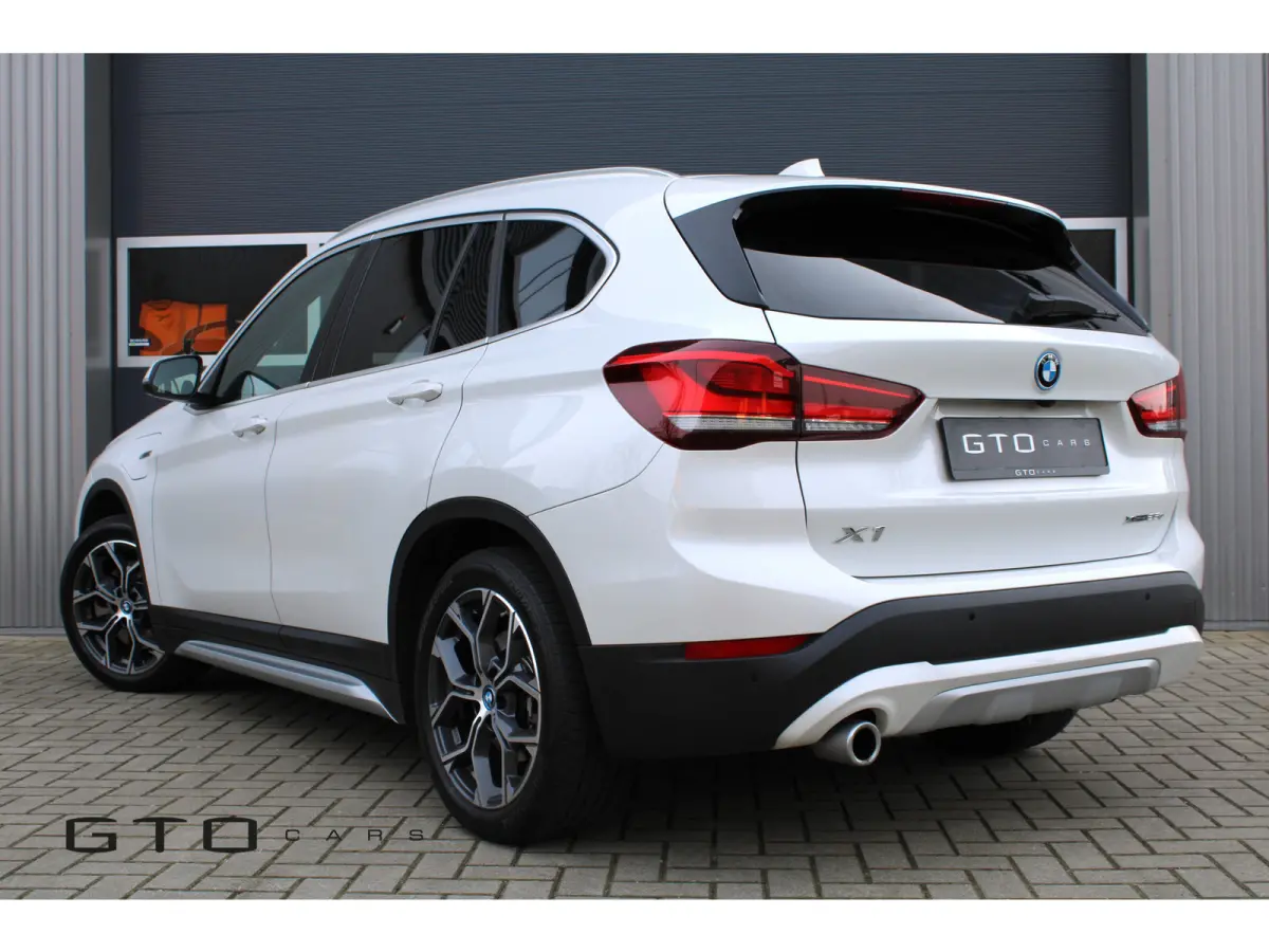 xDrive25e | LED | Getint Glas | Camera | Trekhaak