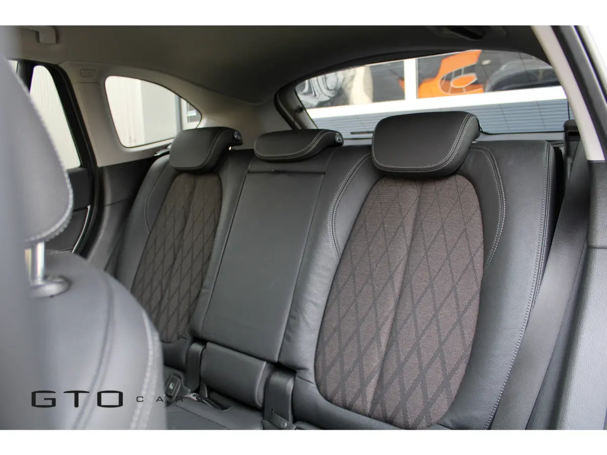 xDrive25e | LED | Getint Glas | Camera | Trekhaak