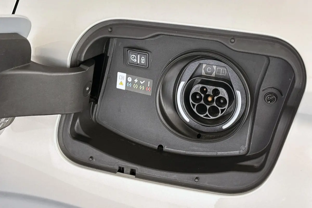 E-Tense Performance Line Navigatie Apple CarPlay Achteruitrijcamera