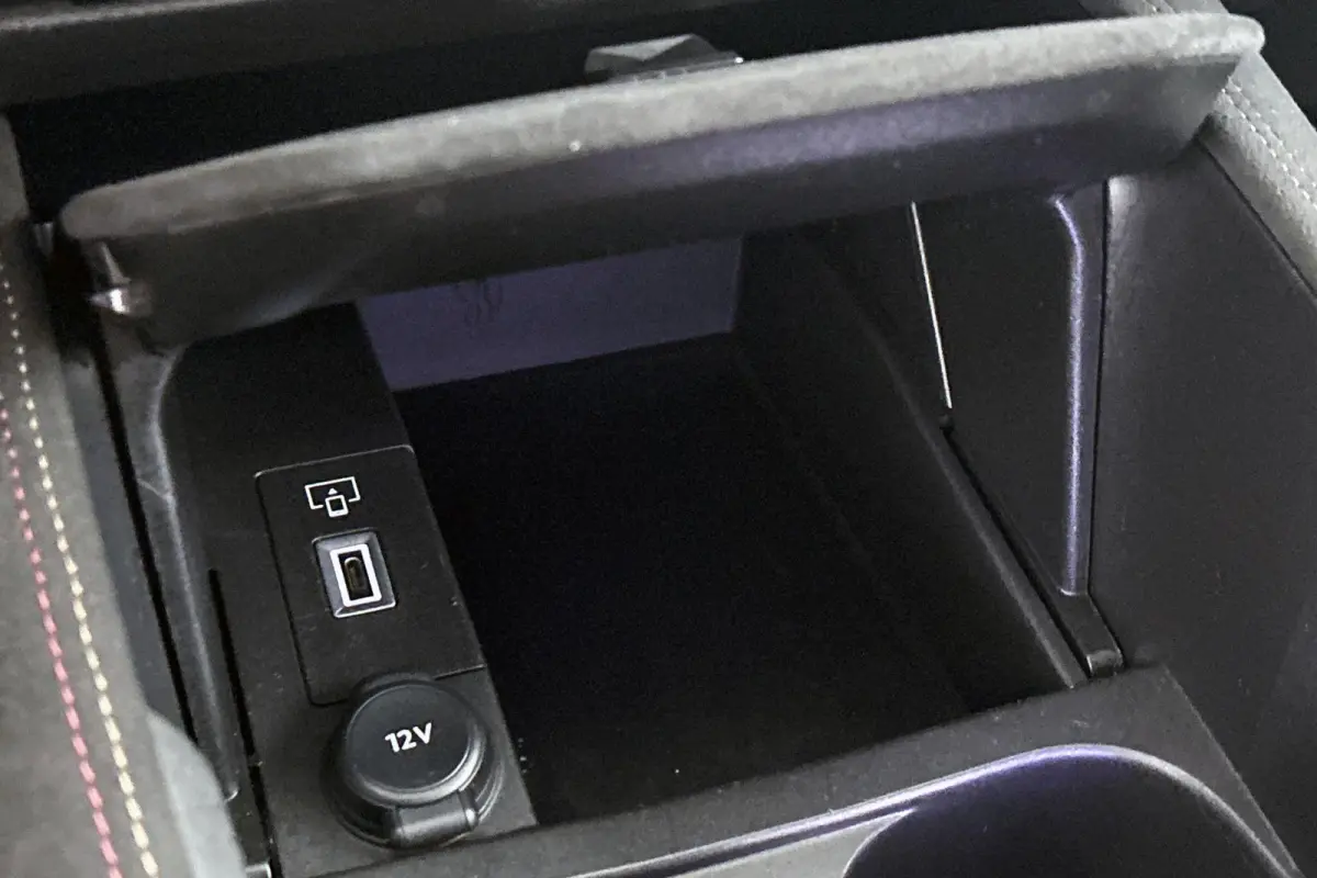 E-Tense Performance Line Navigatie Apple CarPlay Achteruitrijcamera