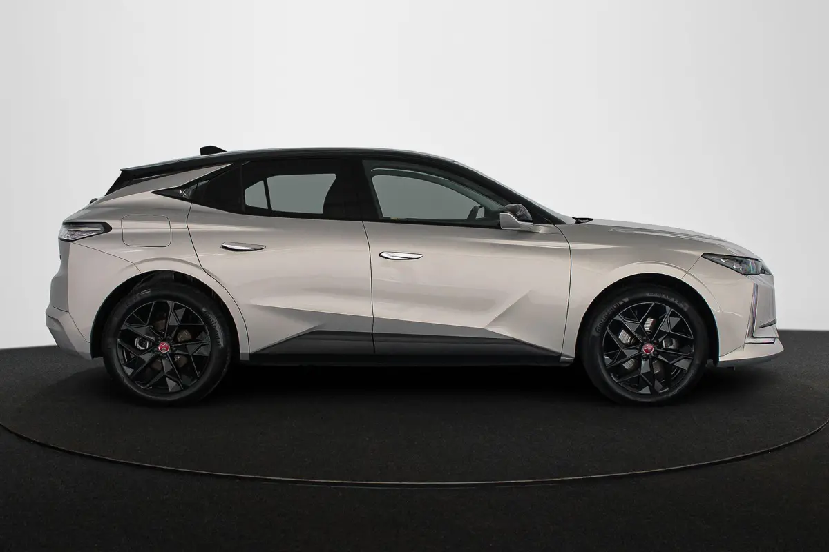 E-Tense Performance Line Navigatie Apple CarPlay Achteruitrijcamera