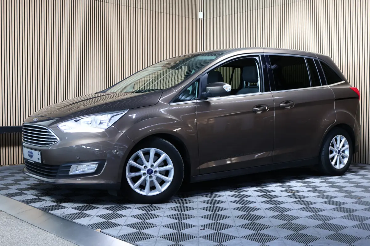 1.5 Titanium AUTOMAAT NAVI STOELVW KEYLS PDC CRUISE BT '17