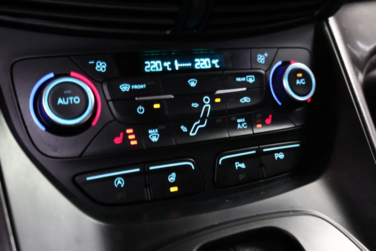 1.5 Titanium AUTOMAAT NAVI STOELVW KEYLS PDC CRUISE BT '17