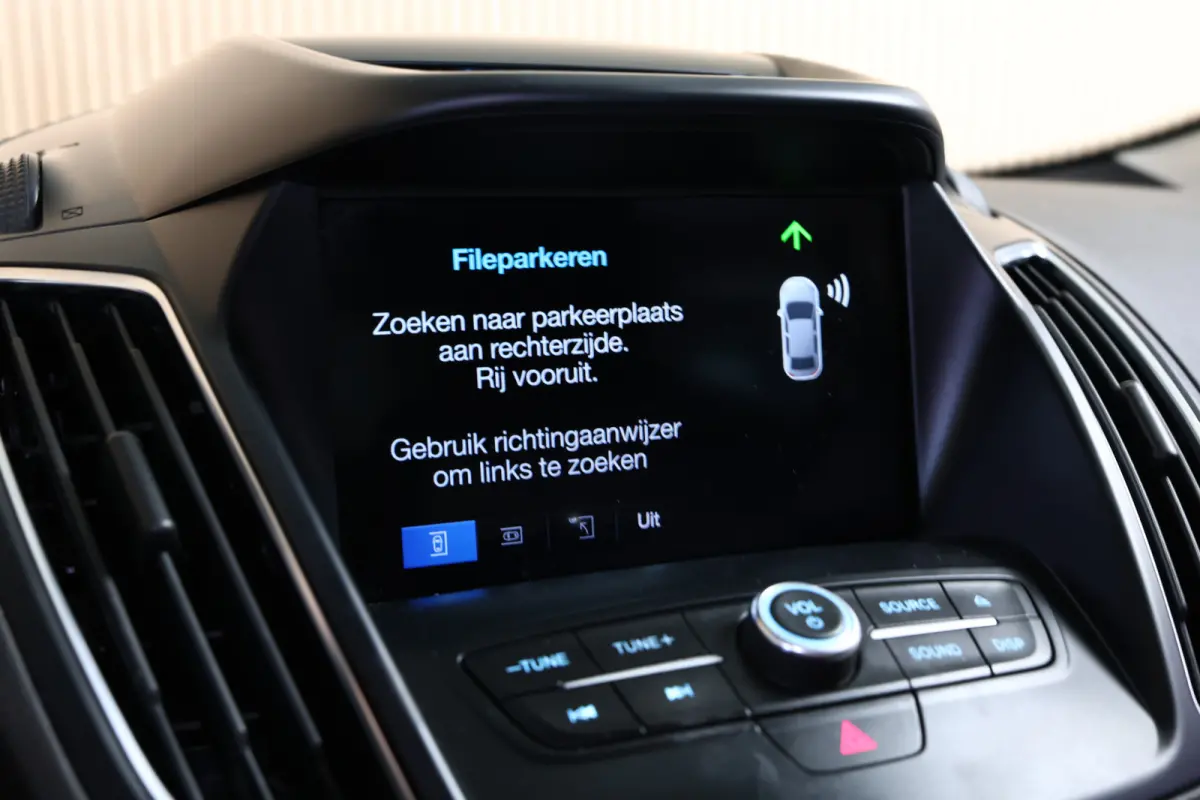 1.5 Titanium AUTOMAAT NAVI STOELVW KEYLS PDC CRUISE BT '17