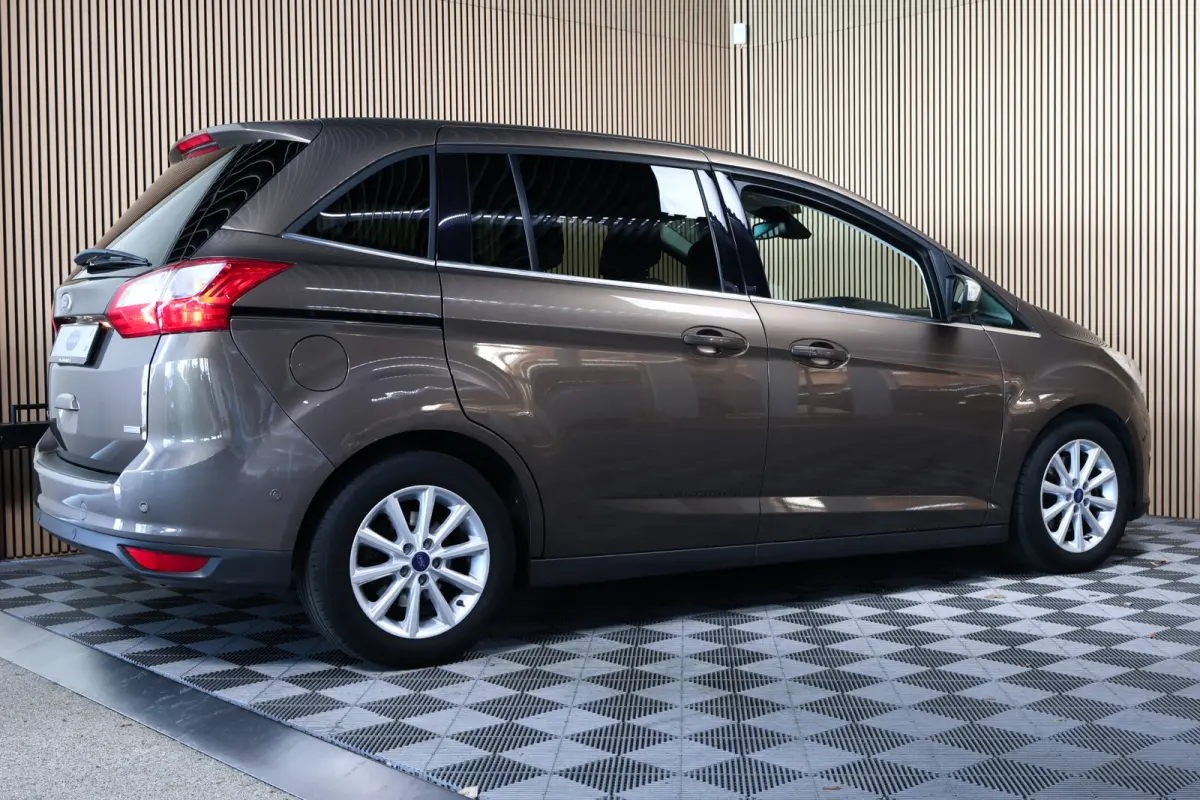 1.5 Titanium AUTOMAAT NAVI STOELVW KEYLS PDC CRUISE BT '17