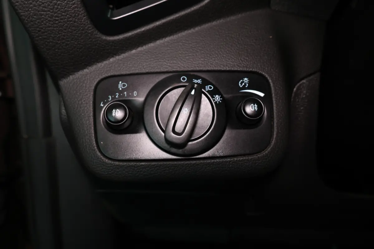 1.5 Titanium AUTOMAAT NAVI STOELVW KEYLS PDC CRUISE BT '17