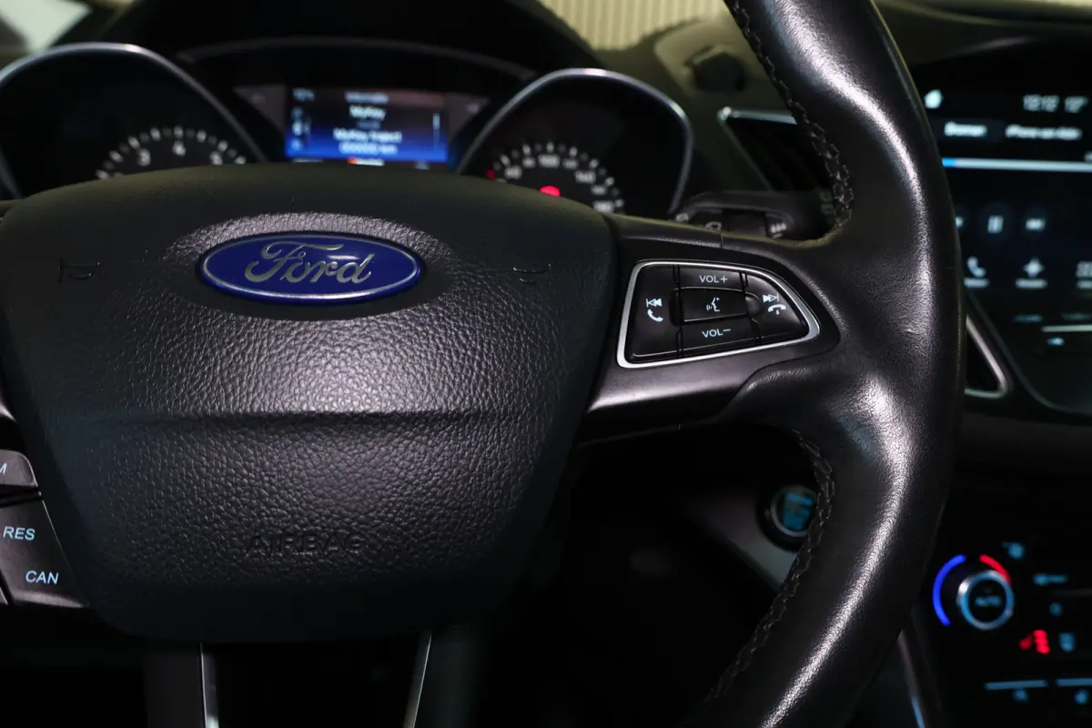 1.5 Titanium AUTOMAAT NAVI STOELVW KEYLS PDC CRUISE BT '17