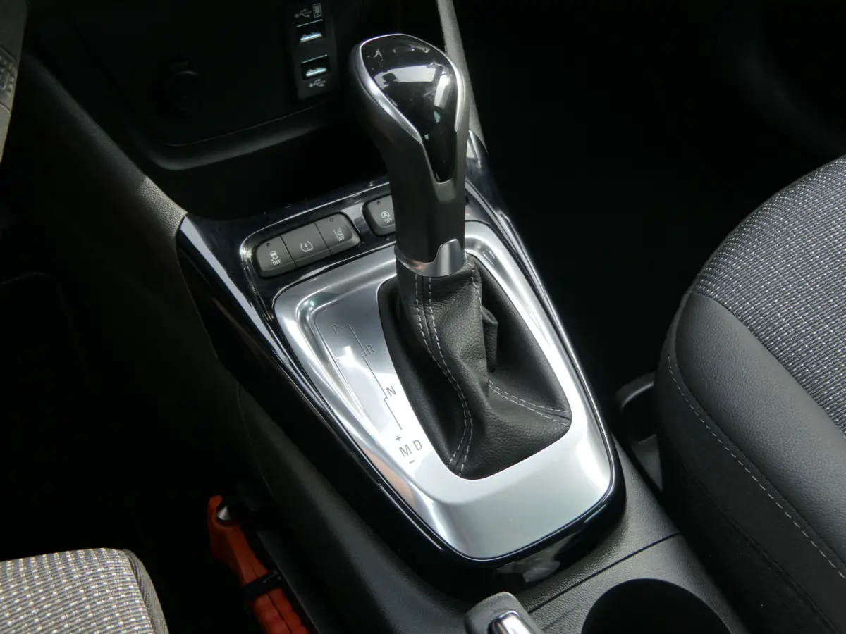 1.2 Turbo Elegance | Automaat | Bluetooth | LMV 16''