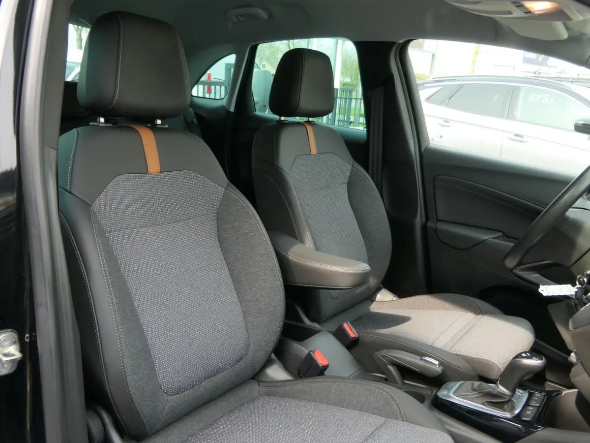 1.2 Turbo Elegance | Automaat | Bluetooth | LMV 16''