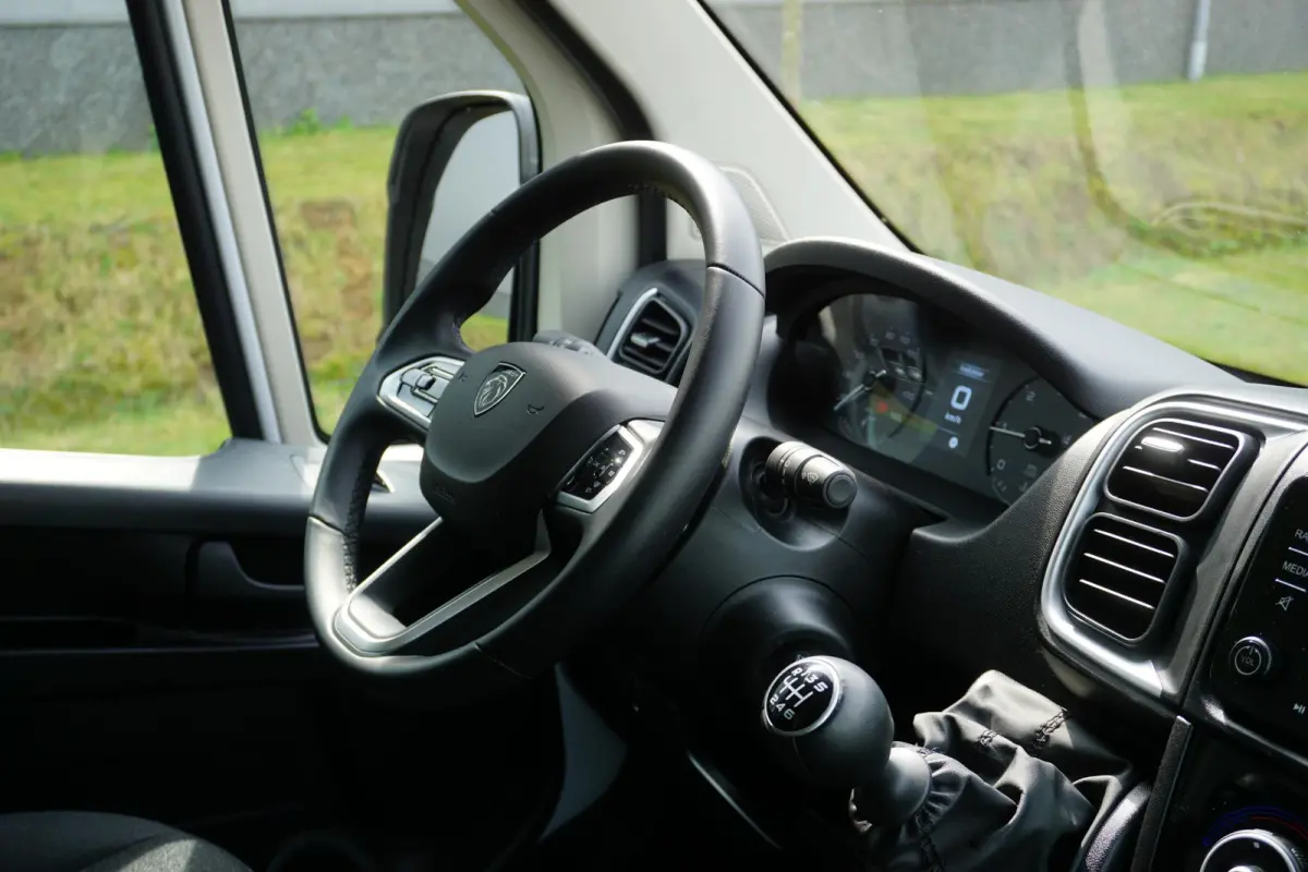 2.2 BlueHDi 140 S&S L3H2 3.5t |Standkachel |Camera |Cruise |Navi |Betimmering |Stoelverwarming |Bluetooth media en telefonie |1e eigenaar |Topstaat |Lage km-stand