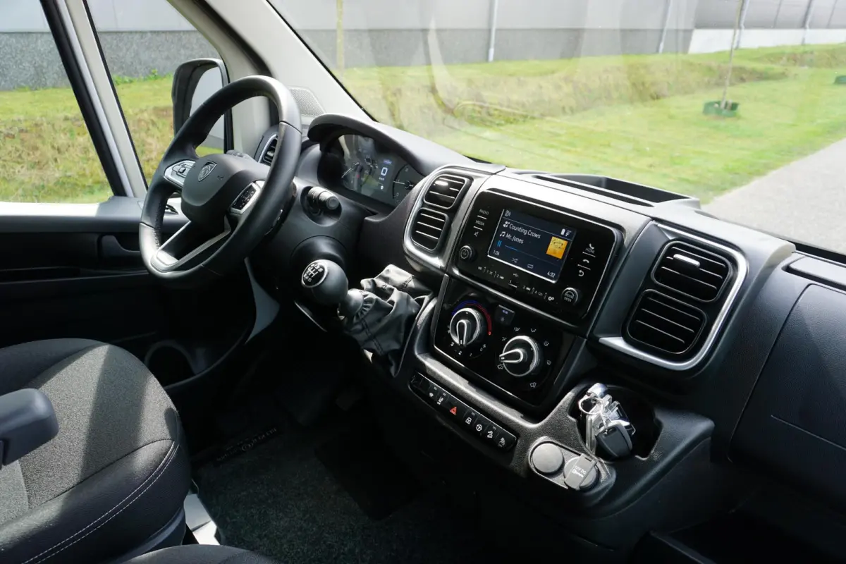 2.2 BlueHDi 140 S&S L3H2 3.5t |Standkachel |Camera |Cruise |Navi |Betimmering |Stoelverwarming |Bluetooth media en telefonie |1e eigenaar |Topstaat |Lage km-stand