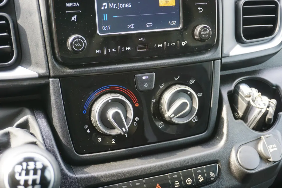 2.2 BlueHDi 140 S&S L3H2 3.5t |Standkachel |Camera |Cruise |Navi |Betimmering |Stoelverwarming |Bluetooth media en telefonie |1e eigenaar |Topstaat |Lage km-stand