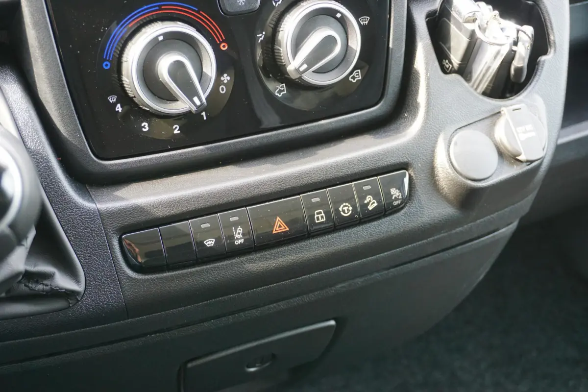 2.2 BlueHDi 140 S&S L3H2 3.5t |Standkachel |Camera |Cruise |Navi |Betimmering |Stoelverwarming |Bluetooth media en telefonie |1e eigenaar |Topstaat |Lage km-stand