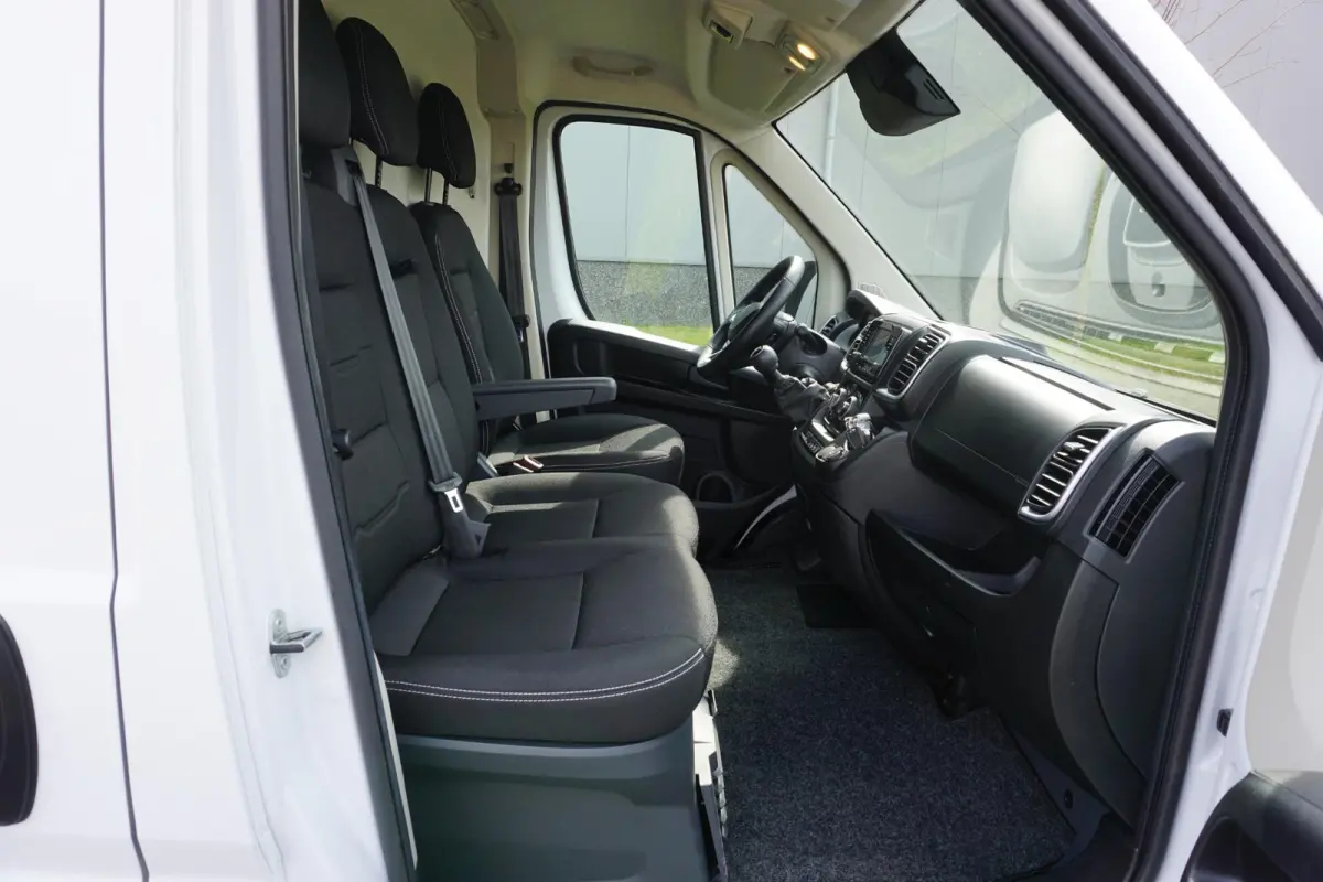 2.2 BlueHDi 140 S&S L3H2 3.5t |Standkachel |Camera |Cruise |Navi |Betimmering |Stoelverwarming |Bluetooth media en telefonie |1e eigenaar |Topstaat |Lage km-stand