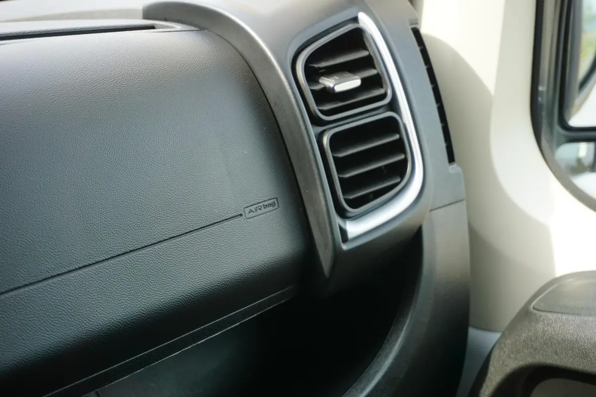 2.2 BlueHDi 140 S&S L3H2 3.5t |Standkachel |Camera |Cruise |Navi |Betimmering |Stoelverwarming |Bluetooth media en telefonie |1e eigenaar |Topstaat |Lage km-stand