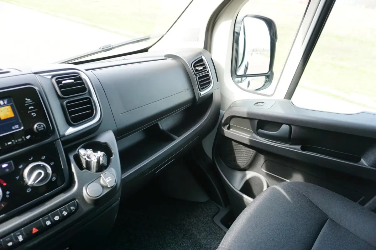 2.2 BlueHDi 140 S&S L3H2 3.5t |Standkachel |Camera |Cruise |Navi |Betimmering |Stoelverwarming |Bluetooth media en telefonie |1e eigenaar |Topstaat |Lage km-stand