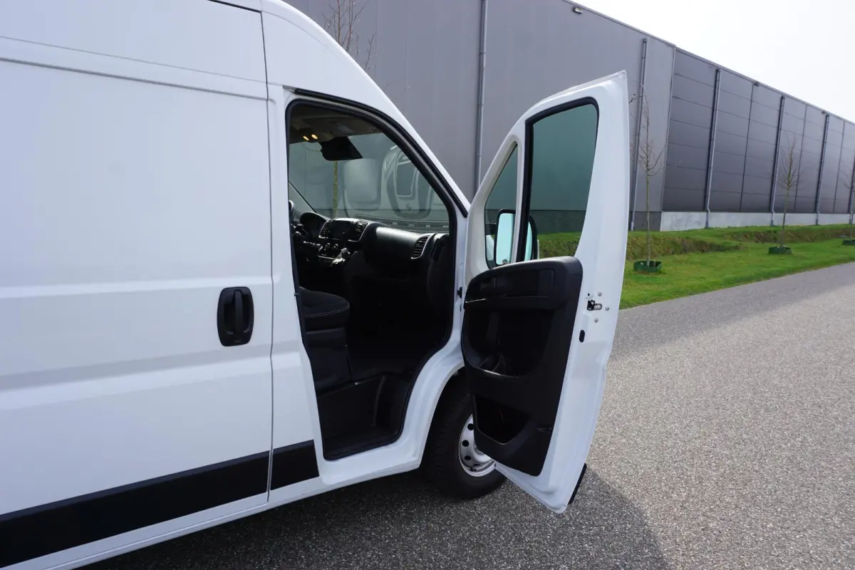 2.2 BlueHDi 140 S&S L3H2 3.5t |Standkachel |Camera |Cruise |Navi |Betimmering |Stoelverwarming |Bluetooth media en telefonie |1e eigenaar |Topstaat |Lage km-stand