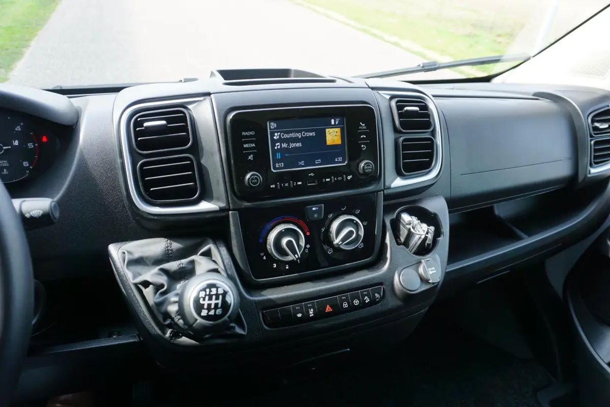 2.2 BlueHDi 140 S&S L3H2 3.5t |Standkachel |Camera |Cruise |Navi |Betimmering |Stoelverwarming |Bluetooth media en telefonie |1e eigenaar |Topstaat |Lage km-stand