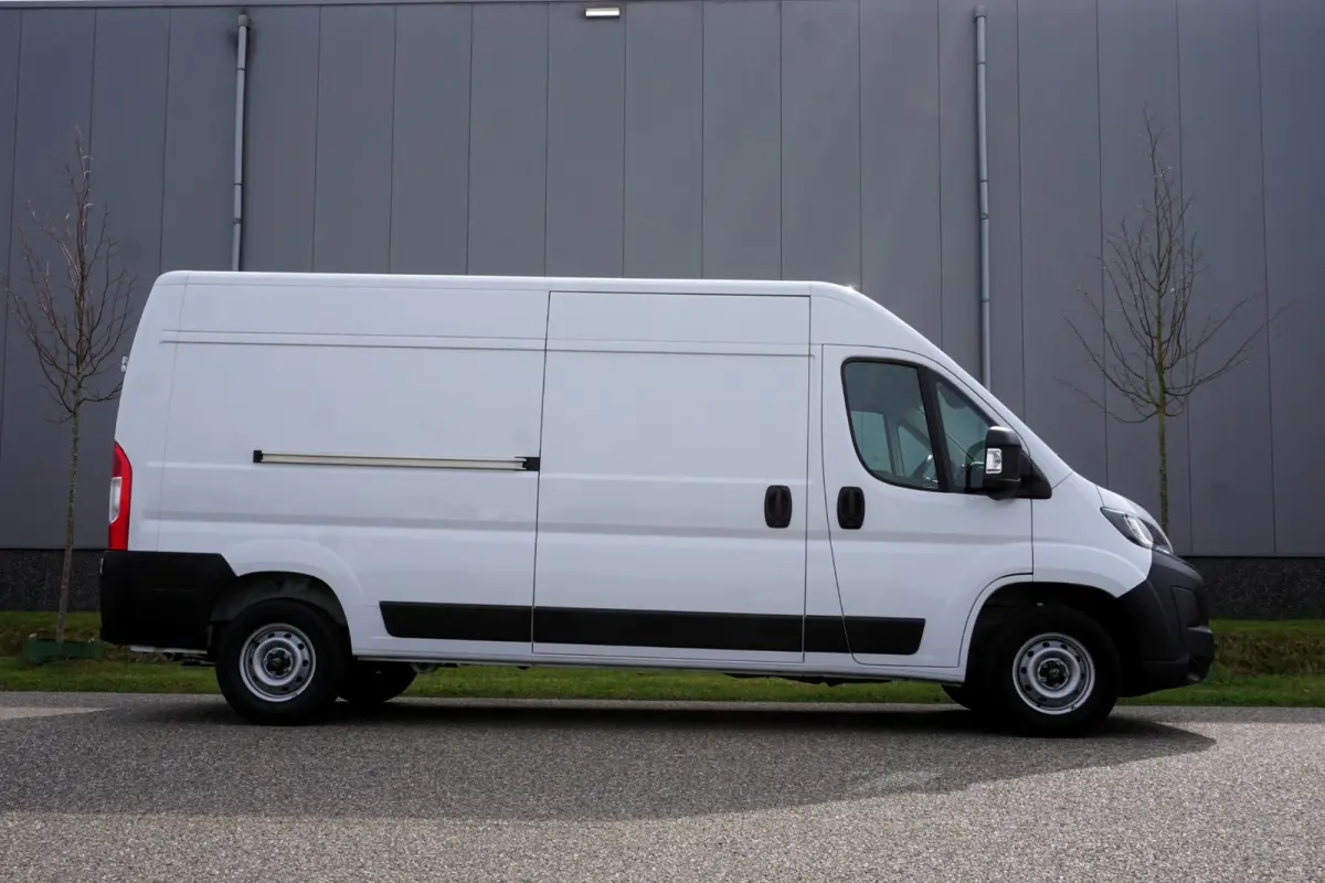 2.2 BlueHDi 140 S&S L3H2 3.5t |Standkachel |Camera |Cruise |Navi |Betimmering |Stoelverwarming |Bluetooth media en telefonie |1e eigenaar |Topstaat |Lage km-stand