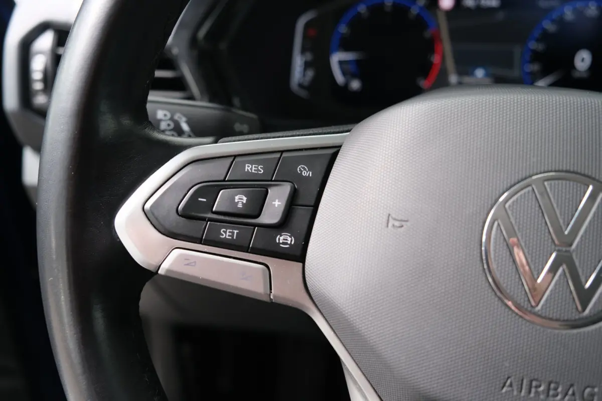1.0 TSI Life - N.A.P. Airco, Cruise, Carplay, Camera, PDC.