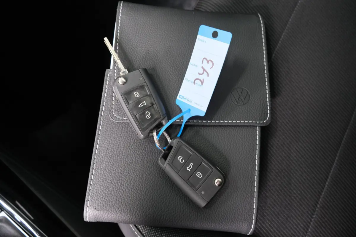 1.0 TSI Life - N.A.P. Airco, Cruise, Carplay, Camera, PDC.
