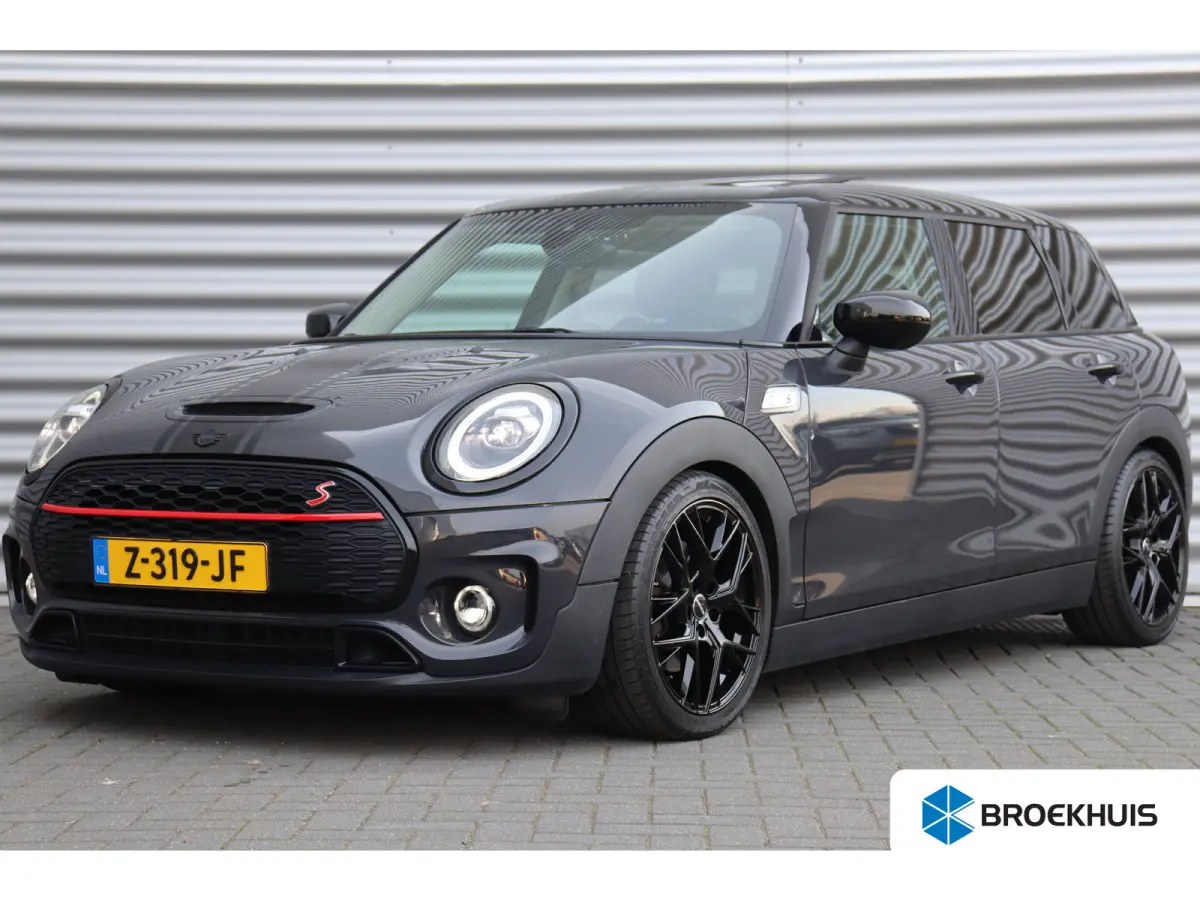 2.0 COOPER S 192PK JOHN COOPER WORKS AUTOMAAT / NAVI / LEDER / CLIMA / LED / PDC / 18" LMV / CAMERA / KEYLESS / PANO. DAK / WINTERPAKKET / UNIEK !!